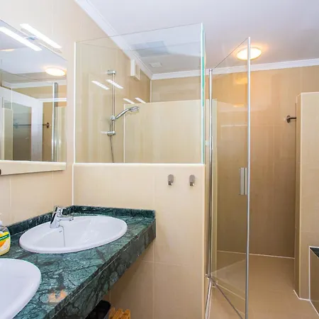 Appartement Amana 5 Star Luxury For 10 People In *